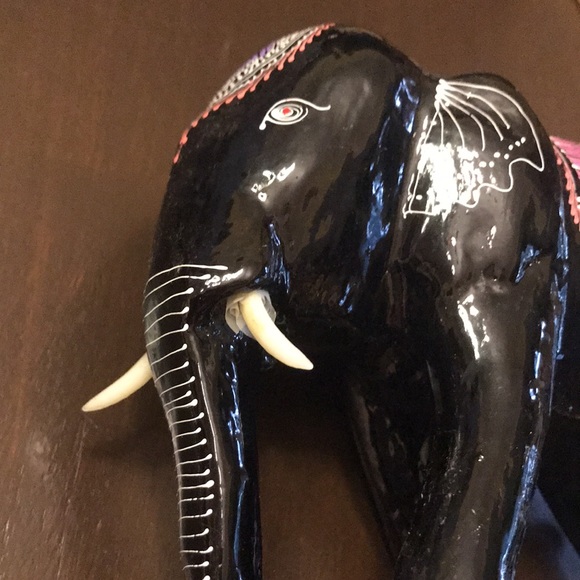 Hand Painted Black Lacquered Elephant - Picture 9 of 10
